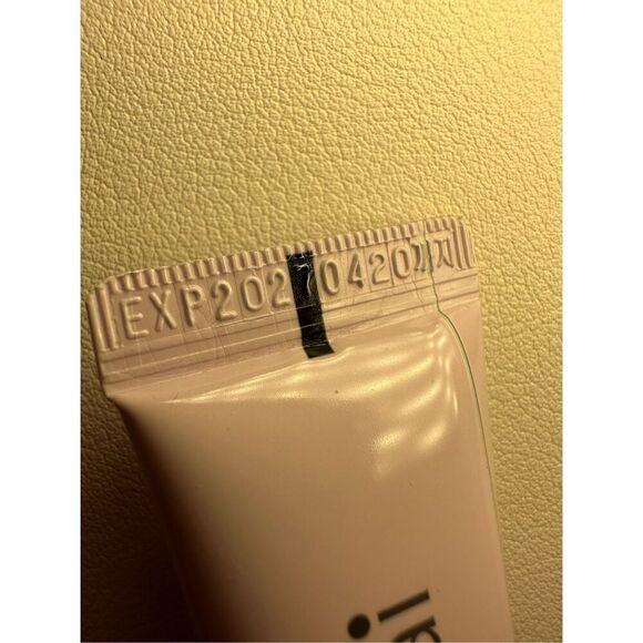 shaishaishai - BANANA Spot Calming Cream - Color purple 15g - Picture 5 of 6